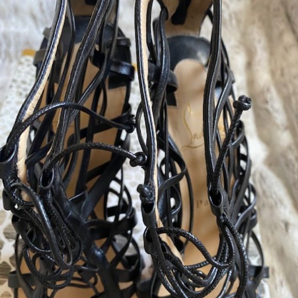 Christian Louboutin - Picture 5 of 6